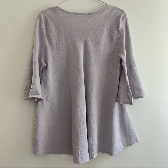 Made in Italy Oversized Linen Top with Bell Sleeves - Picture 5 of 6